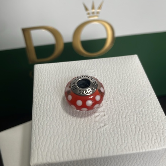 Pandora Disney Minnie Mouse Murano Bead - Picture 5 of 6